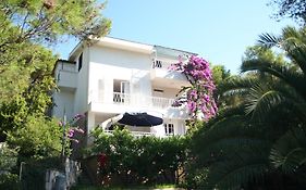 Apartment Bugenvila